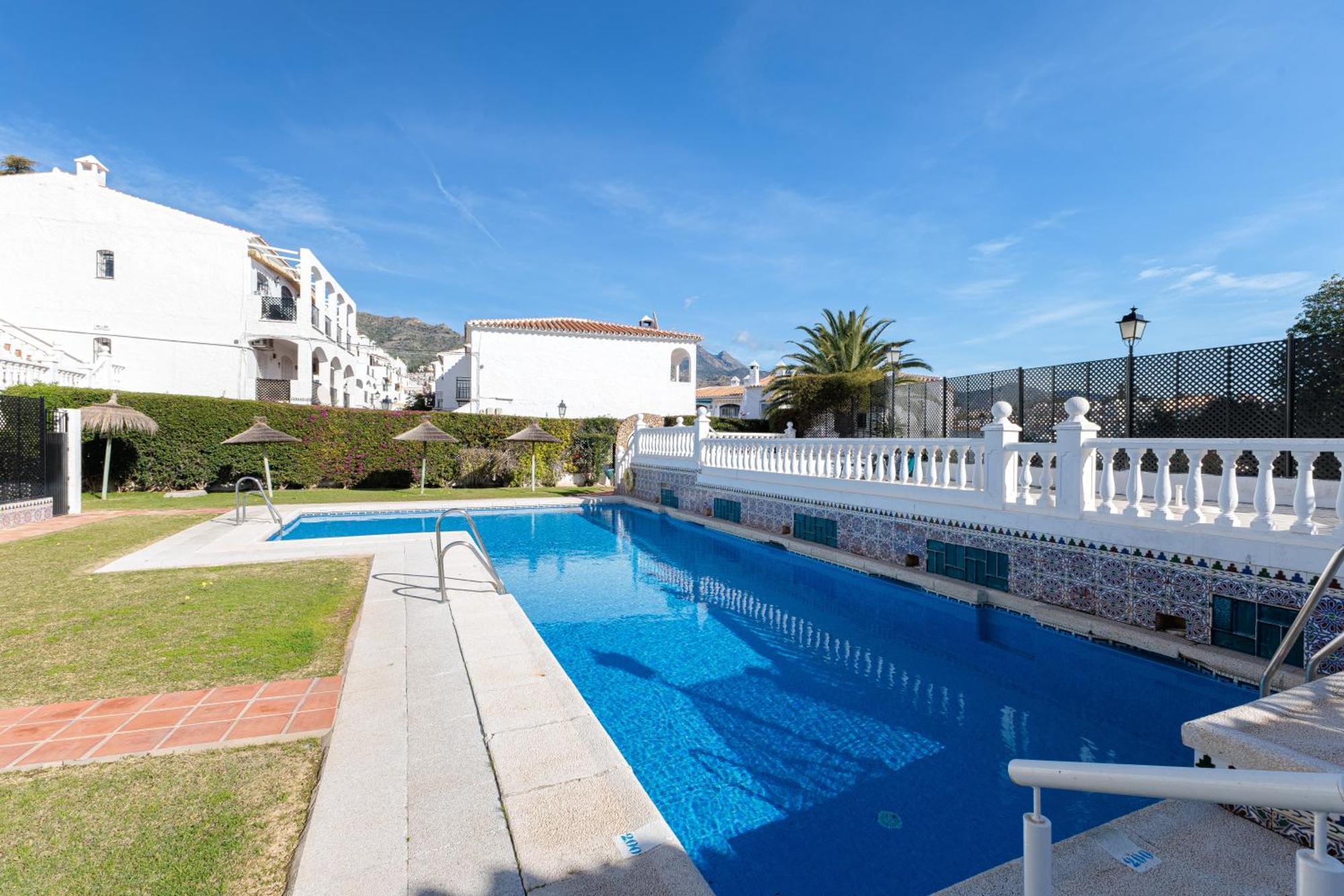 1 Bedroom In Verano Azul, Free Wi-Fi Нерха Экстерьер фото